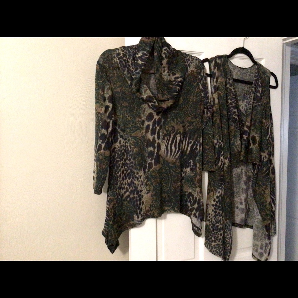 Multicolored tunic with matching vest